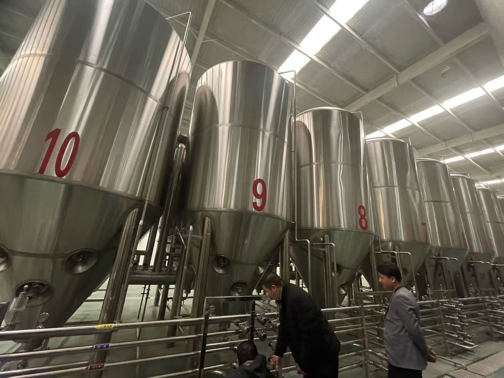 宝鸡精酿啤酒设备厂—平面布置、设备设计、制造、调试、培训等一条龙服务